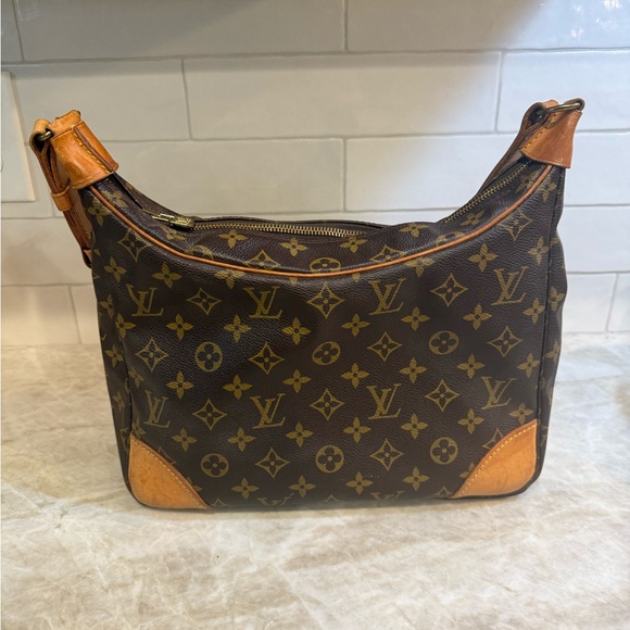Louis Vuitton Boulogne Medium Monogram Shoulder Bag - Picture 2 of 11